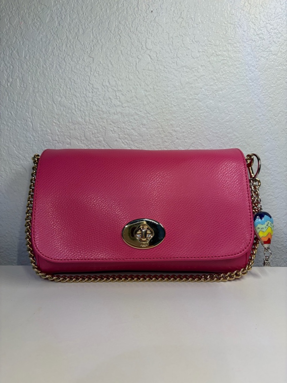 Coach F34604 Crossgrain
Mini Ruby Pink Leather
Shoulder bag Gold Chain